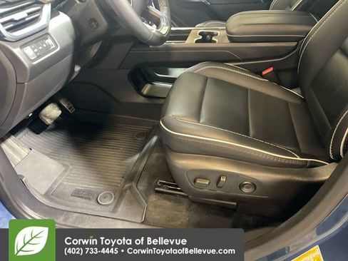 Used 2025 GMC Acadia Denali image 12