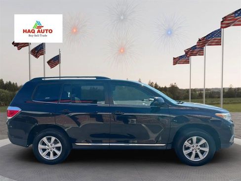 Used 2012 Toyota Highlander SE w/ Tow Pkg AWD/4WD image 4