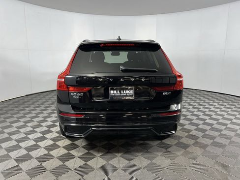 Used 2025 Volvo XC60 B5 Plus image 6