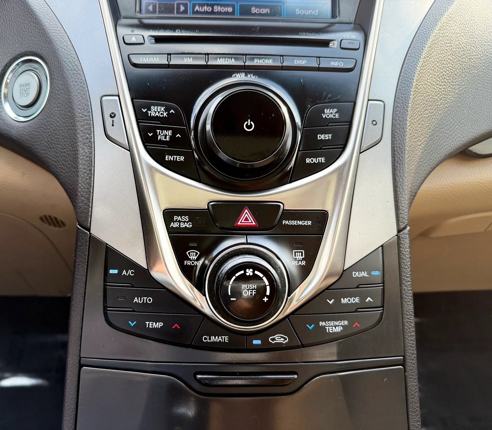 Used 2013 Hyundai Azera w/ Technology Pkg FWD image 19