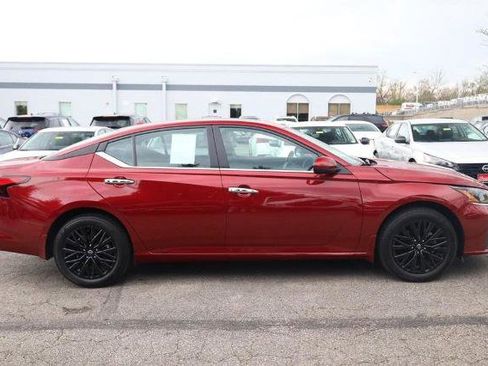 Certified 2025 Nissan Altima 2.5 SV w/ SV Special Edition Package image 5