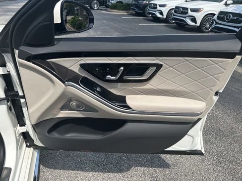 Used 2023 Mercedes-Benz S 580 4MATIC Sedan image 43