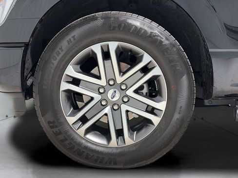 Used 2022 Ford F150 XL w/ STX Appearance Package RWD image 9