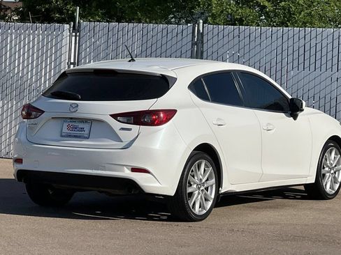 Used 2017 MAZDA MAZDA3 Touring FWD image 4