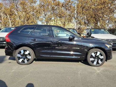 Used 2025 Volvo XC60 T8 Plus w/ Protection Package Premier image 7