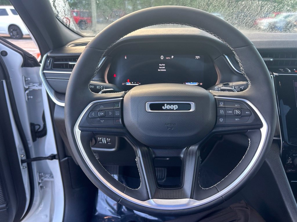 Used 2024 Jeep Grand Cherokee Laredo X w/ Luxury Tech Group I AWD/4WD image 18