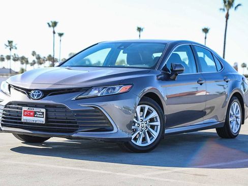 Certified 2024 Toyota Camry LE image 1
