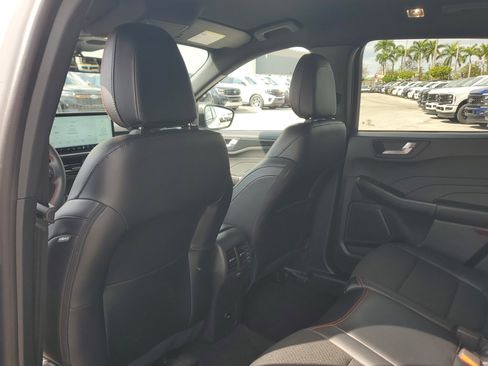 Used 2025 Ford Escape ST-Line w/ Equipment Group 301A image 19