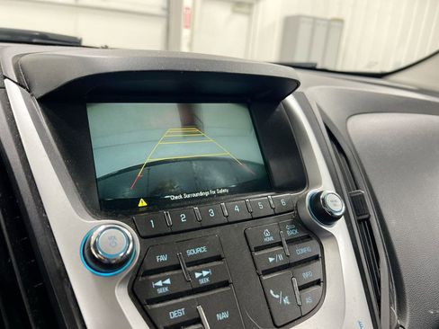 Used 2017 Chevrolet Equinox LT FWD image 10