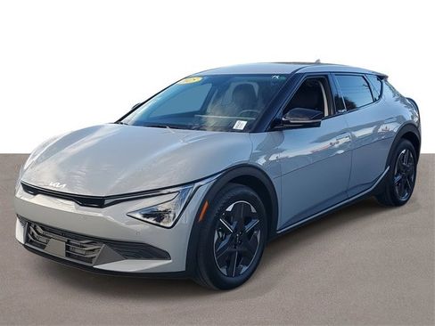 Used 2025 Kia EV6 Light image 2