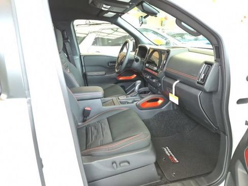 New 2026 Nissan Frontier PRO-4X w/ Pro-4x Convenience Package AWD/4WD image 11