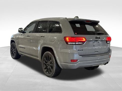 Used 2020 Jeep Grand Cherokee Altitude AWD/4WD image 3
