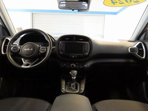 Used 2024 Kia Soul LX w/ Option Group 015 FWD image 7