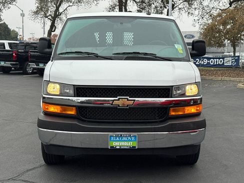 Used 2024 Chevrolet Express 2500 w/ Driver Convenience Package image 8