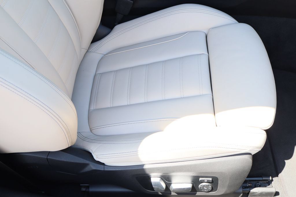 Used 2021 BMW 430i Coupe w/ Premium Package RWD image 27