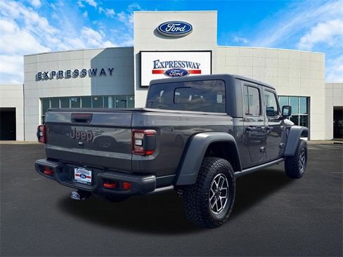 Used 2024 Jeep Gladiator Rubicon w/ Technology Group image 6