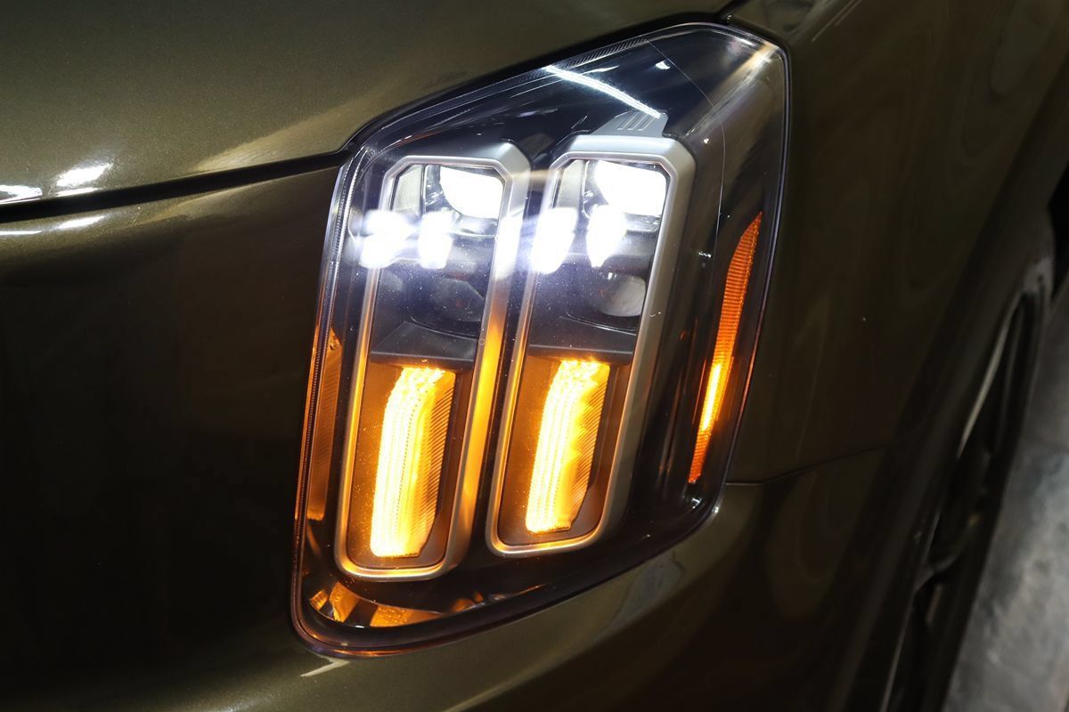 Used 2024 Kia Telluride EX w/ EX Captain's Chair Package FWD image 11