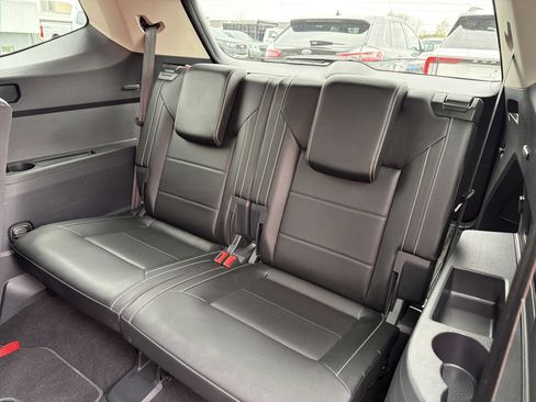 Used 2023 Volkswagen Atlas SE w/ Black Wheel Package image 27