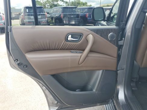 Used 2022 Nissan Armada Platinum RWD image 19