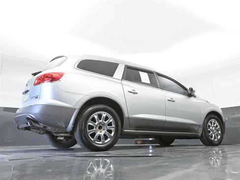 Used 2011 Buick Enclave CXL image 33