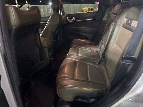 Used 2011 Jeep Grand Cherokee 70th Anniversary image 12