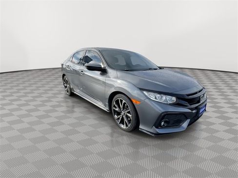 Used 2017 Honda Civic Sport image 2