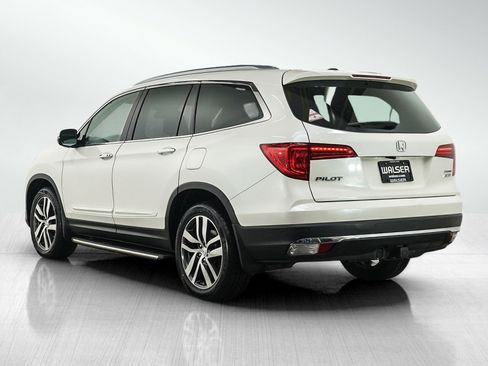 Used 2017 Honda Pilot Touring image 3