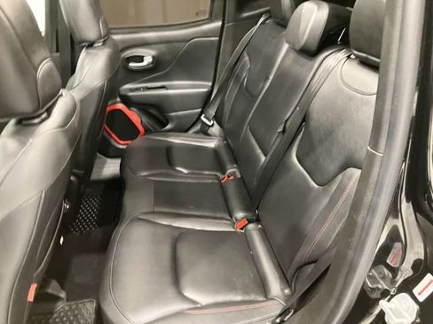 Used 2018 Jeep Renegade Trailhawk image 40