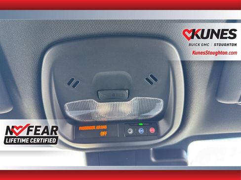 Used 2024 Buick Envista Preferred w/ Advanced Safety Package image 34