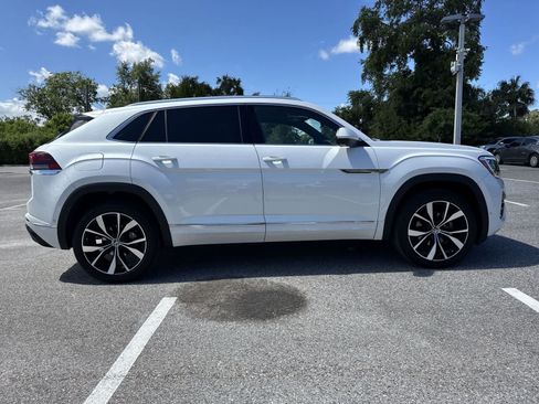 Certified 2024 Volkswagen Atlas Cross Sport SEL Premium R-Line AWD/4WD image 7