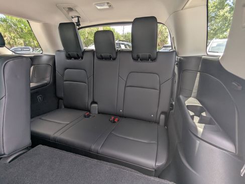 New 2026 Nissan Pathfinder SL FWD image 21