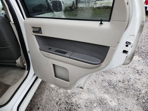 Used 2009 Mercury Mariner Premier image 24