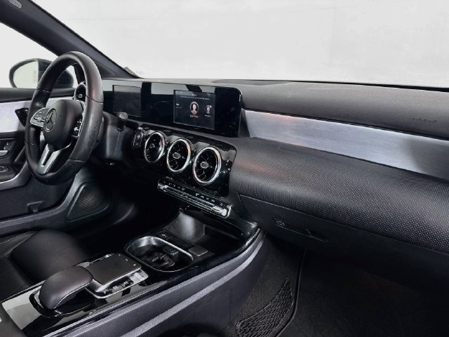 Used 2020 Mercedes-Benz A 220 image 26
