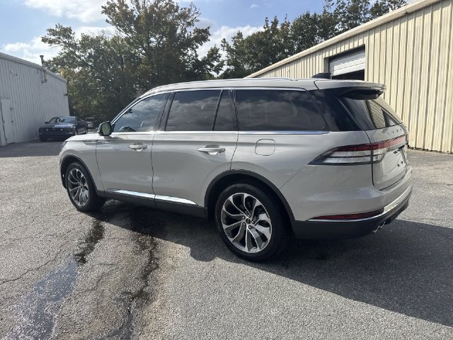 Used 2025 Lincoln Aviator Reserve w/ Illumination Package AWD/4WD image 7
