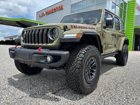 Used 2025 Jeep Wrangler Unlimited Rubicon AWD/4WD image 11