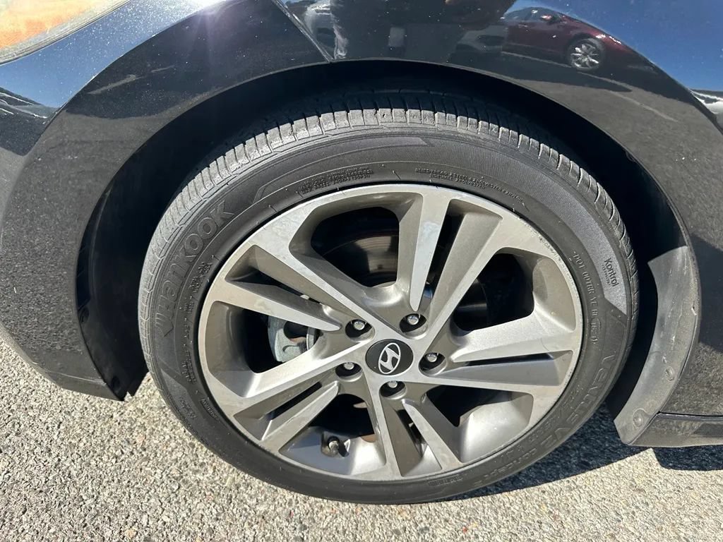 Used 2017 Hyundai Elantra Limited w/ Limited Ultimate Package 05 FWD image 6