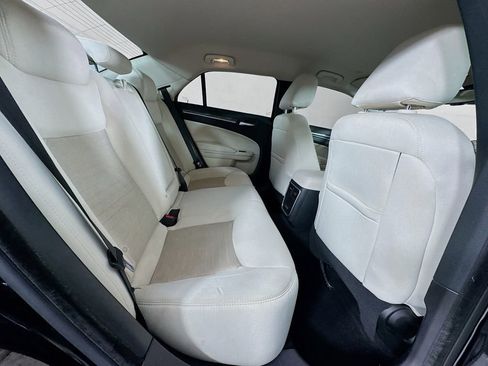 Used 2021 Chrysler 300 Touring w/ Chrome Appearance Package image 26