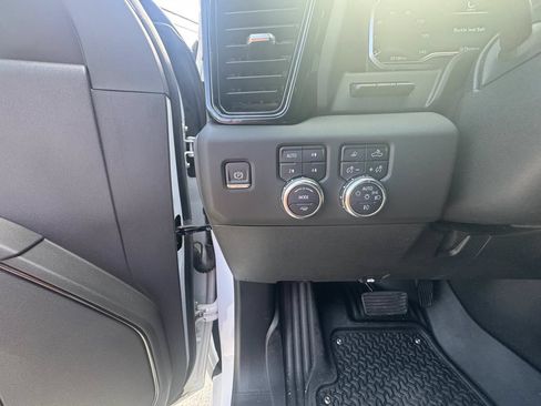 Used 2024 GMC Sierra 2500 AT4 w/ AT4 Premium Plus Package AWD/4WD image 13