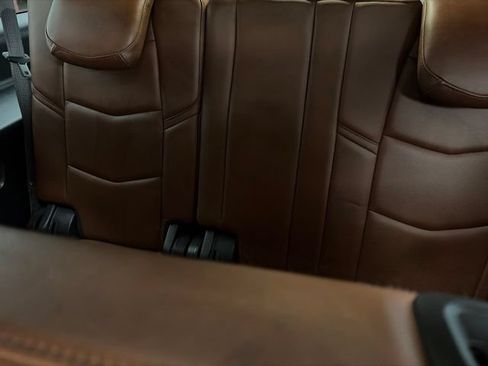 Used 2019 Cadillac Escalade ESV Luxury AWD/4WD image 32