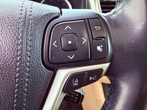 Used 2017 Toyota Highlander Limited FWD image 22
