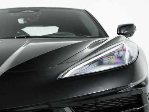 Used 2025 Chevrolet Corvette Stingray Preferred Cpe w/ Z51 Performance Package RWD image 35