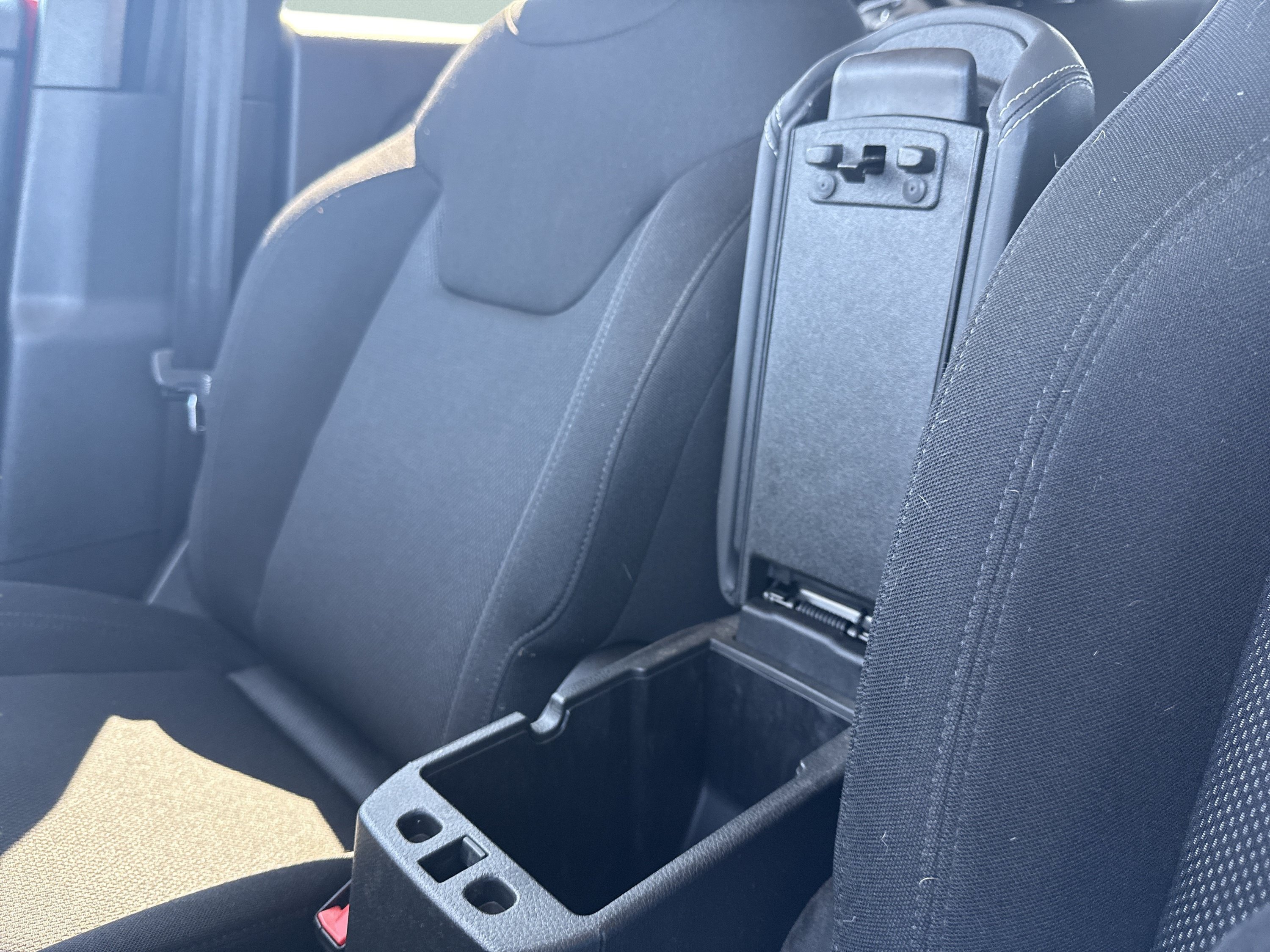 Used 2023 Jeep Renegade Latitude AWD/4WD image 23