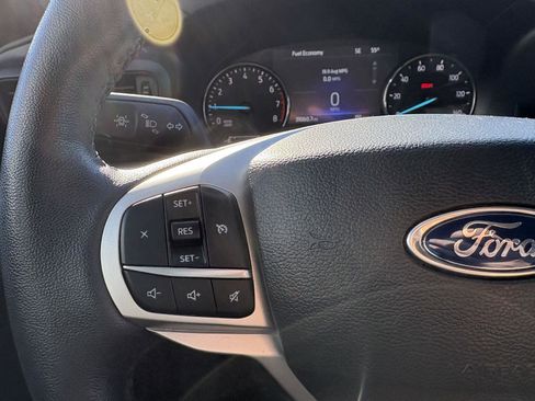 Used 2023 Ford Explorer XLT w/ Class IV Trailer Tow Package image 10