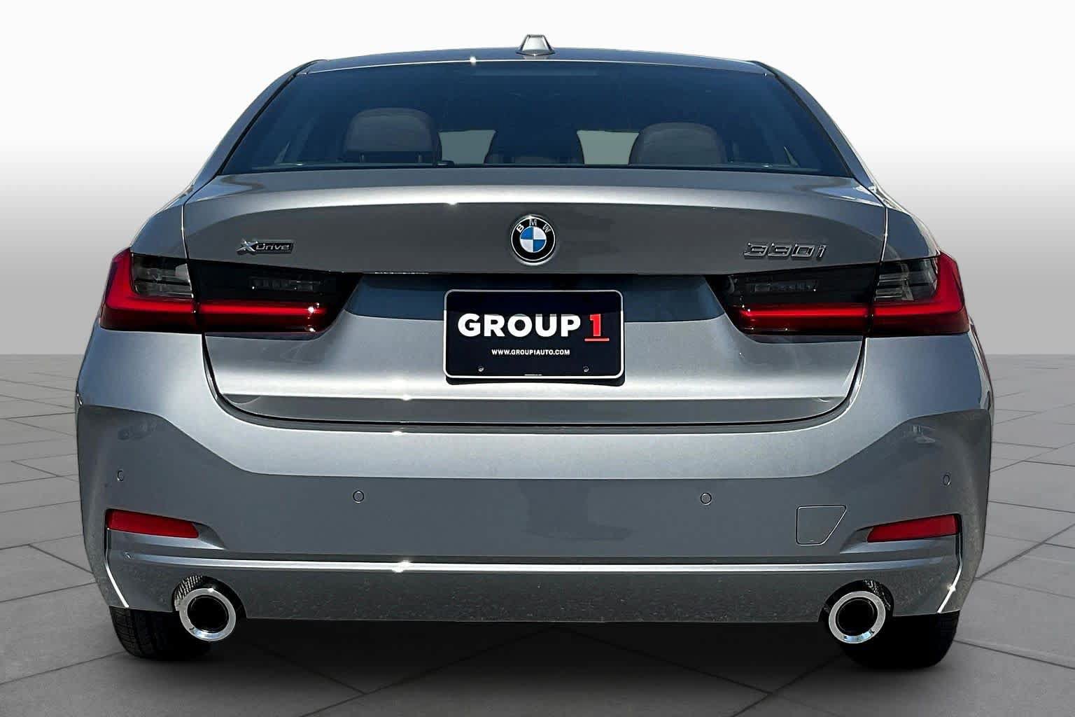 Used 2026 BMW 330i xDrive Sedan w/ Premium Package AWD/4WD image 4