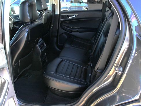 Used 2020 Ford Edge SEL w/ Convenience Package FWD image 9