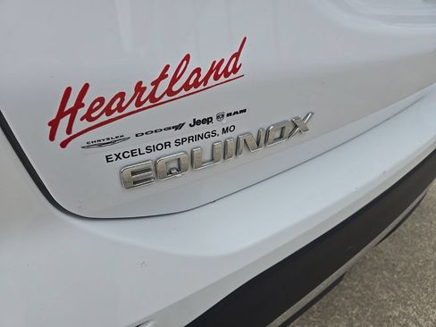 Used 2024 Chevrolet Equinox LT AWD/4WD image 20