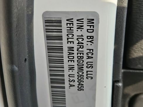 Used 2021 Jeep Grand Cherokee Limited w/ Luxury Group II image 19