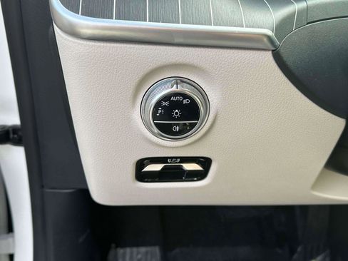 Used 2022 Mercedes-Benz C 300 4MATIC Sedan image 23