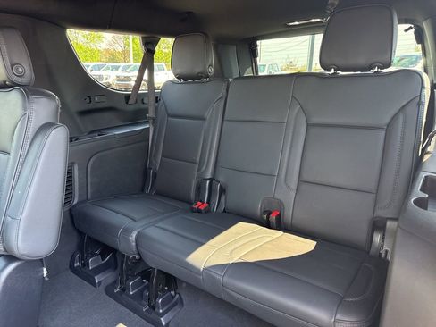 Used 2025 GMC Yukon XL Denali w/ Sun & Power Step Package image 13