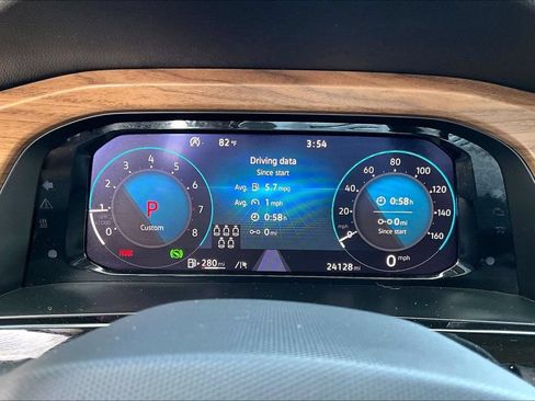 Used 2025 Volkswagen Atlas SE FWD image 10